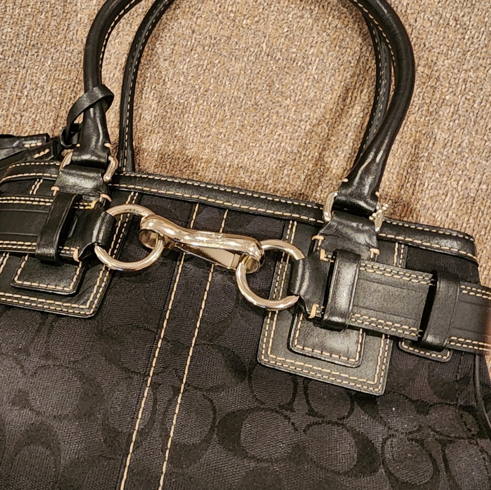 Coach Signature Black Hampton Belted Purse  E06Q-10245